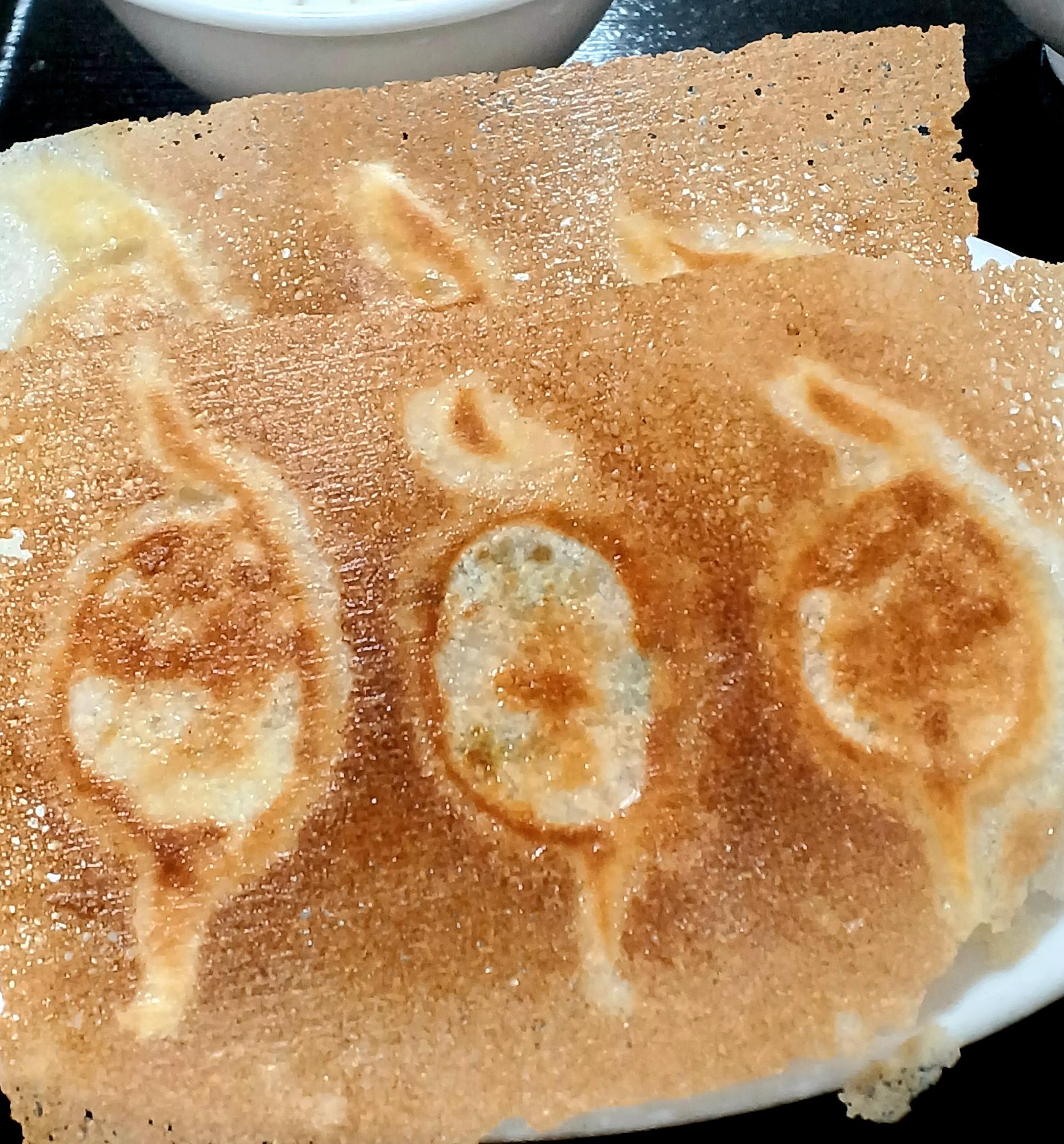 歓迎 あやめ橋店の羽根つきギョウザ