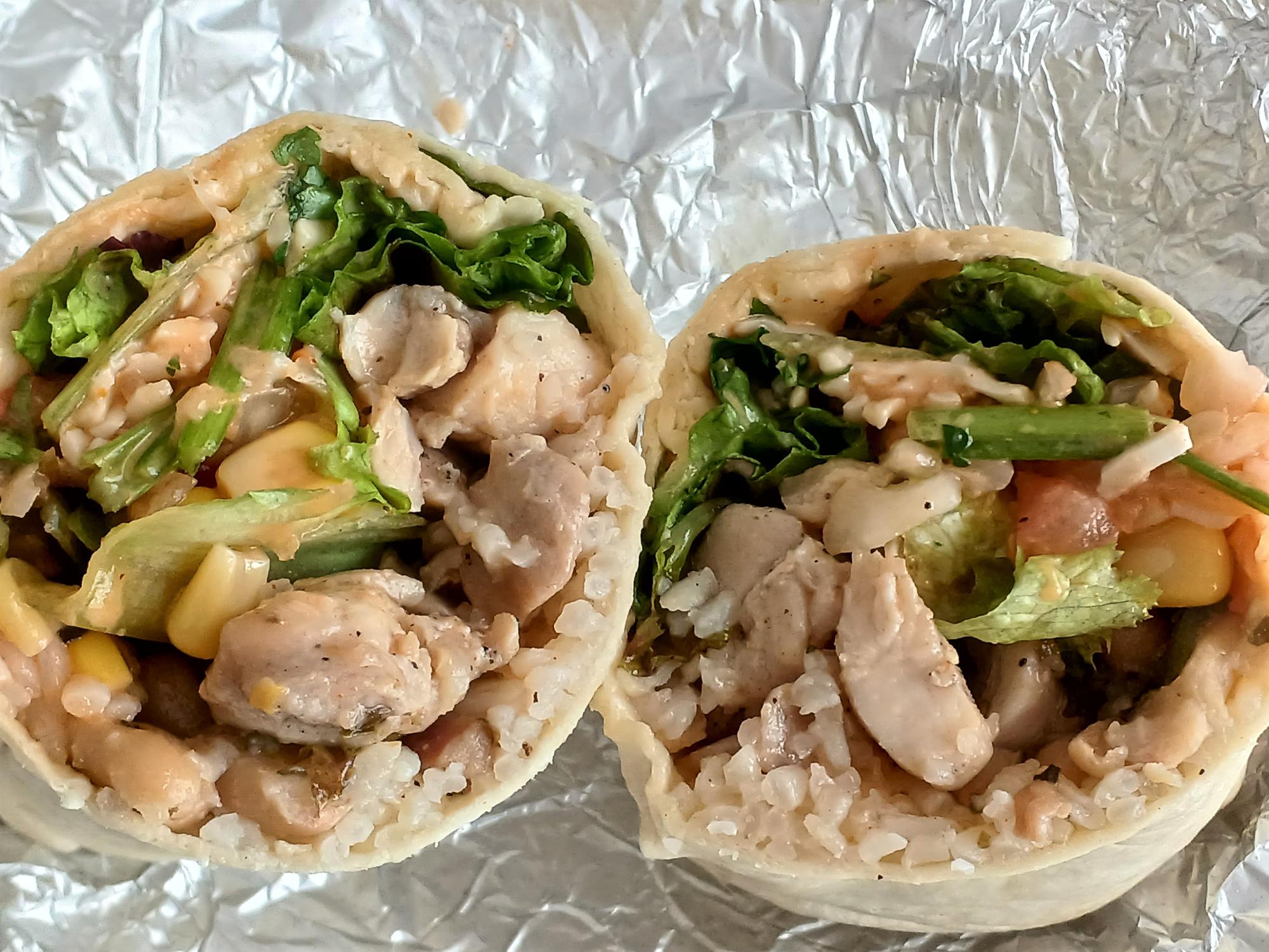 「UMEYA KITCHEN」の看板メニュー、ブリトー