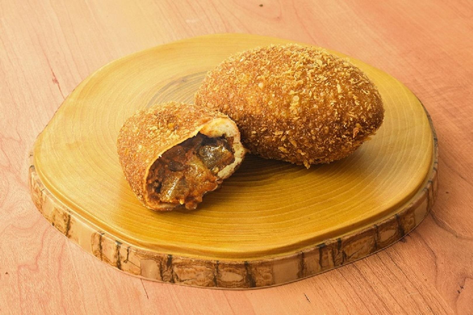 牛たんカレーパン