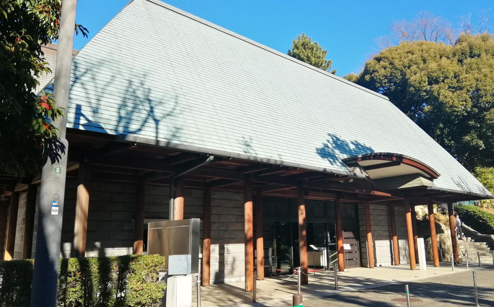 全館休館中の横浜能楽堂(横浜市西区紅葉ケ丘)