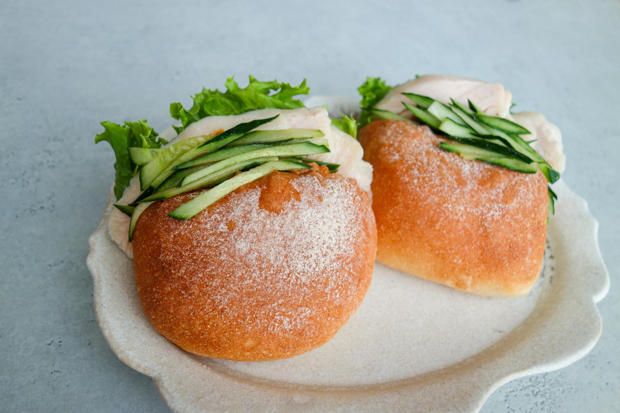 よだれ鶏サンド（340円）