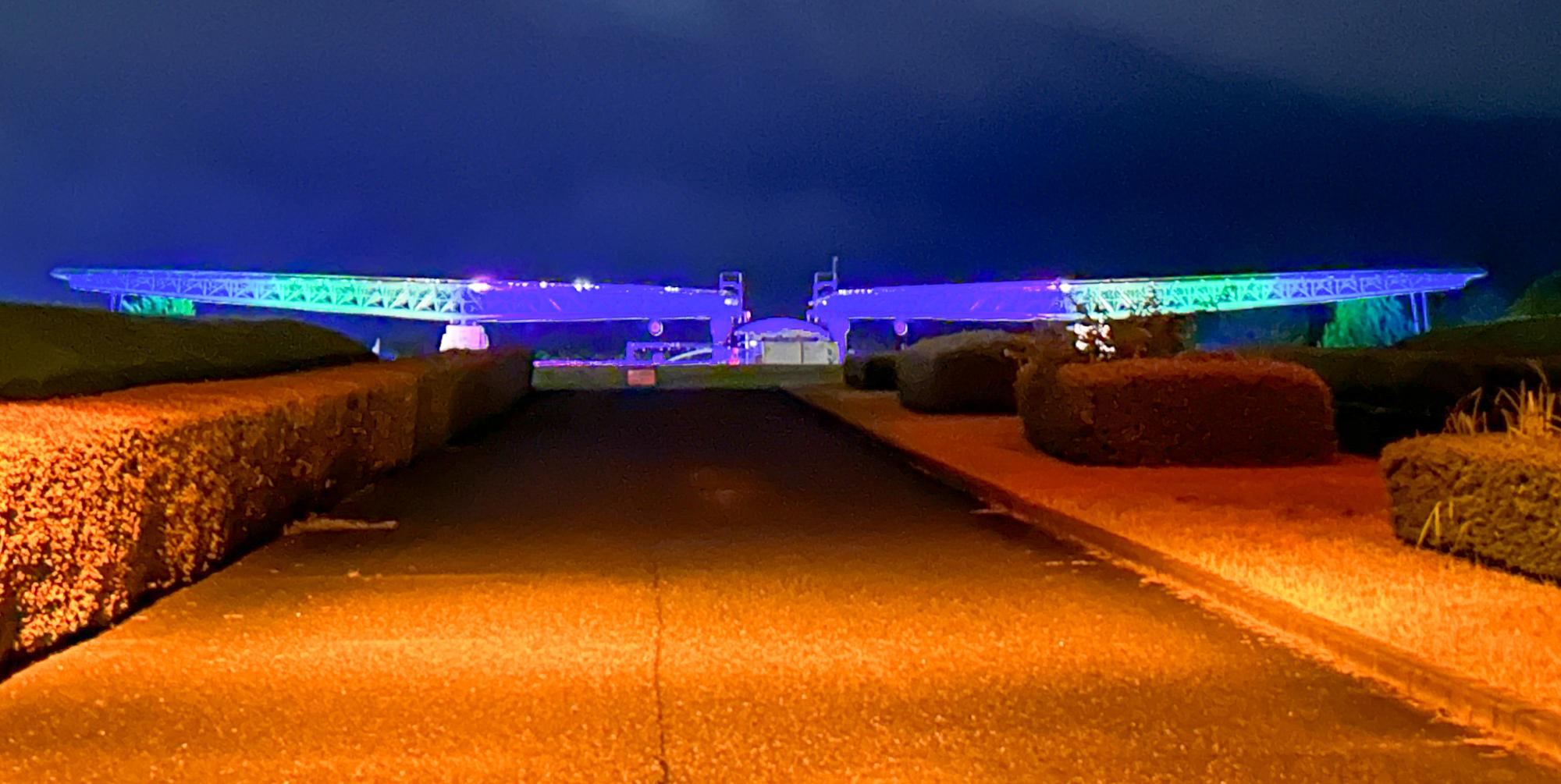 西口・翼のゲート