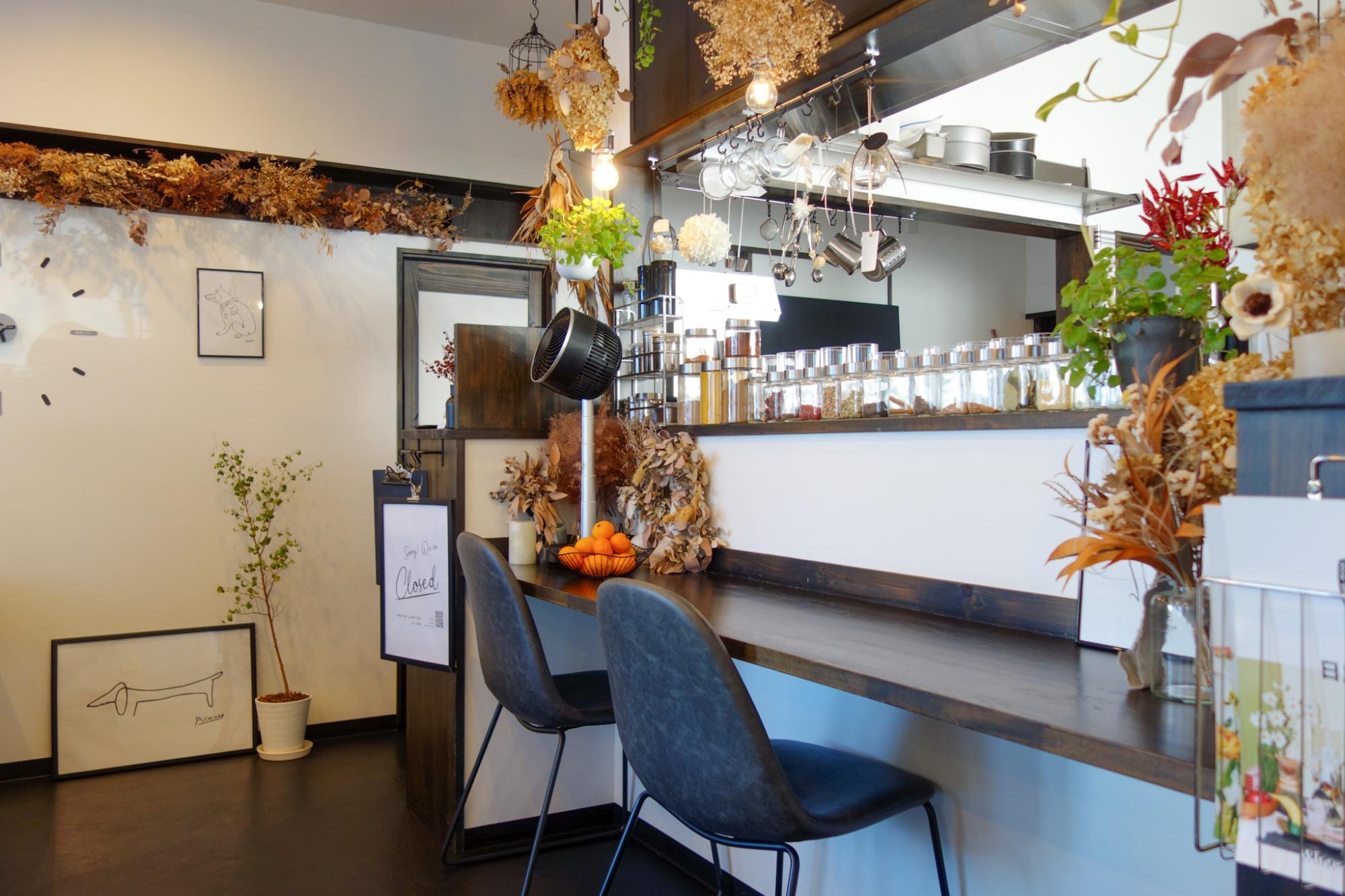 カウンター席もあるので、ひとりでも入りやすい