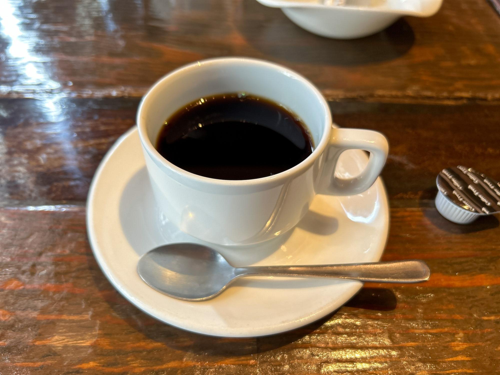 コーヒー・紅茶(ホット/アイス)が選べる(220円)