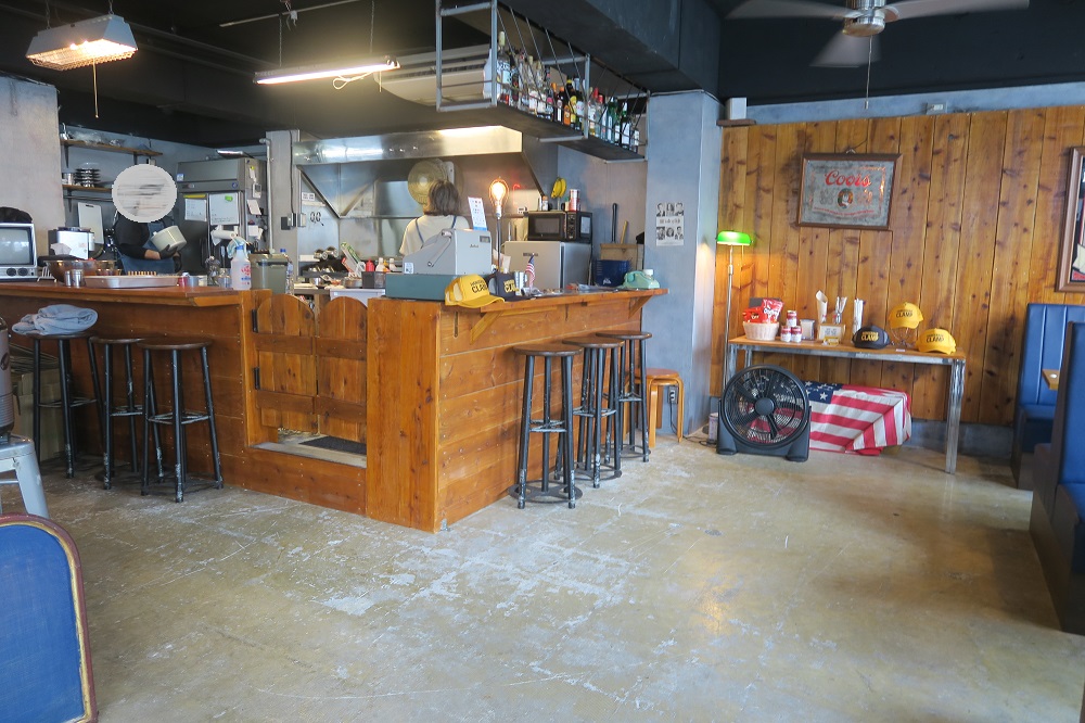 「HANGERBAR CLAMP」の店内
