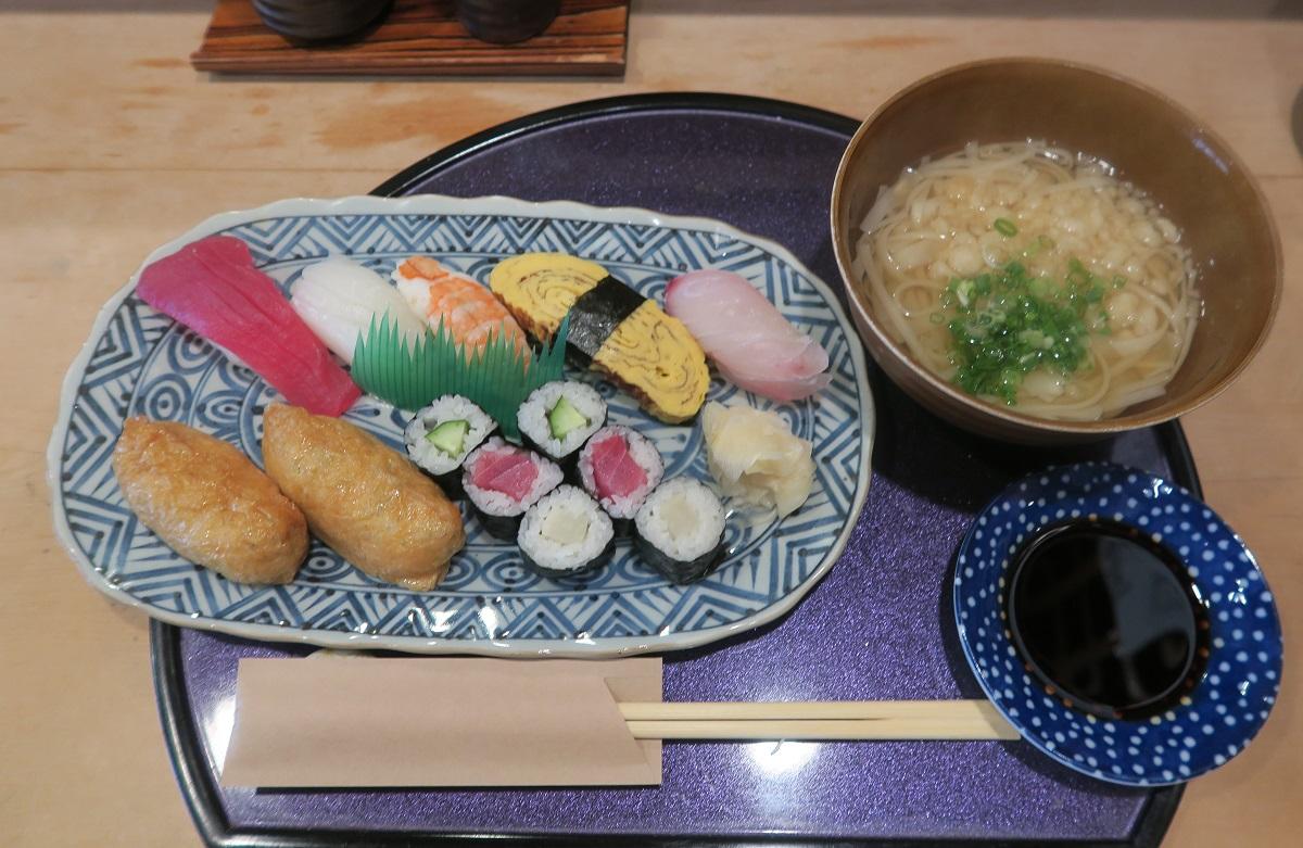 「お寿司盛り合わせと稲庭うどんのかんざし汁」