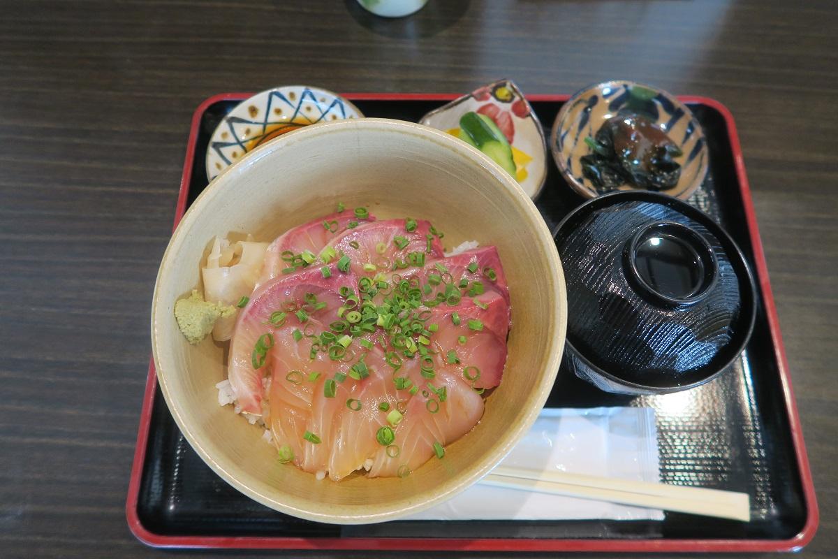 「鮮魚のづけ丼」