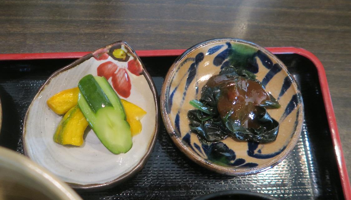 お漬物とワカメのぬた