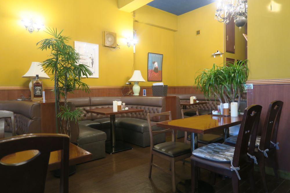 「Gold Dust」のテーブル席