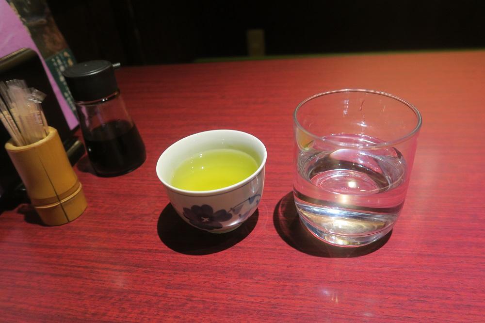 お水とお茶の両方が嬉しいです