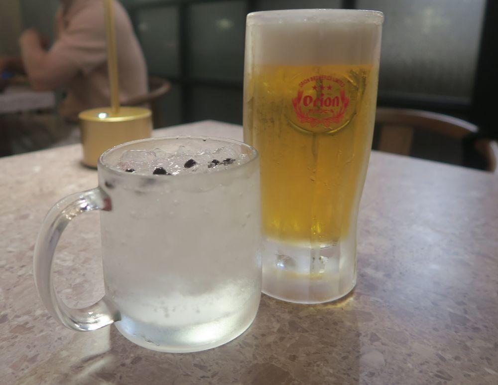 ジンソーダとオリオンビールで乾杯