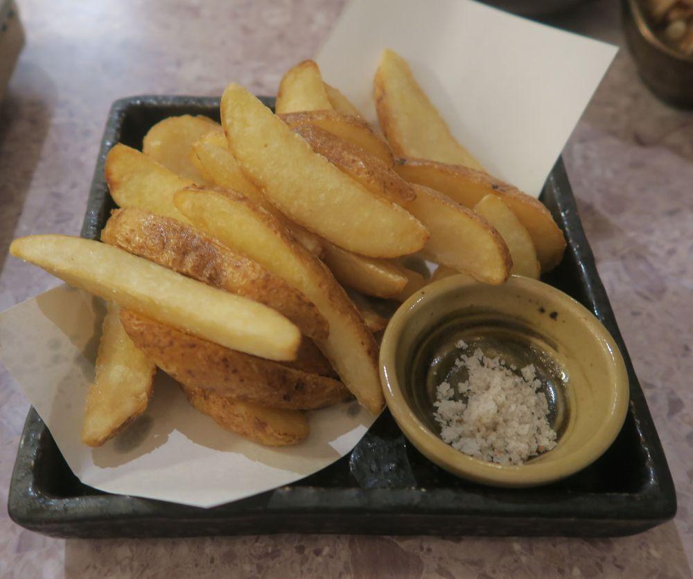 フライとポテト　トリュフ塩