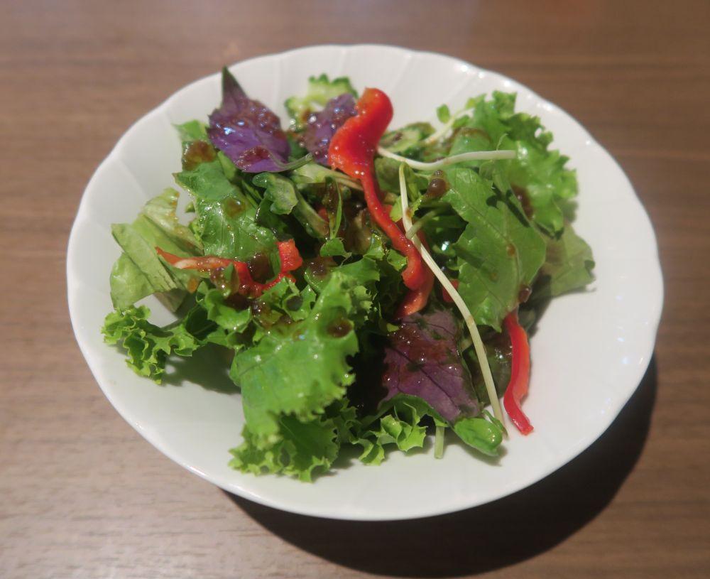 セットのサラダ